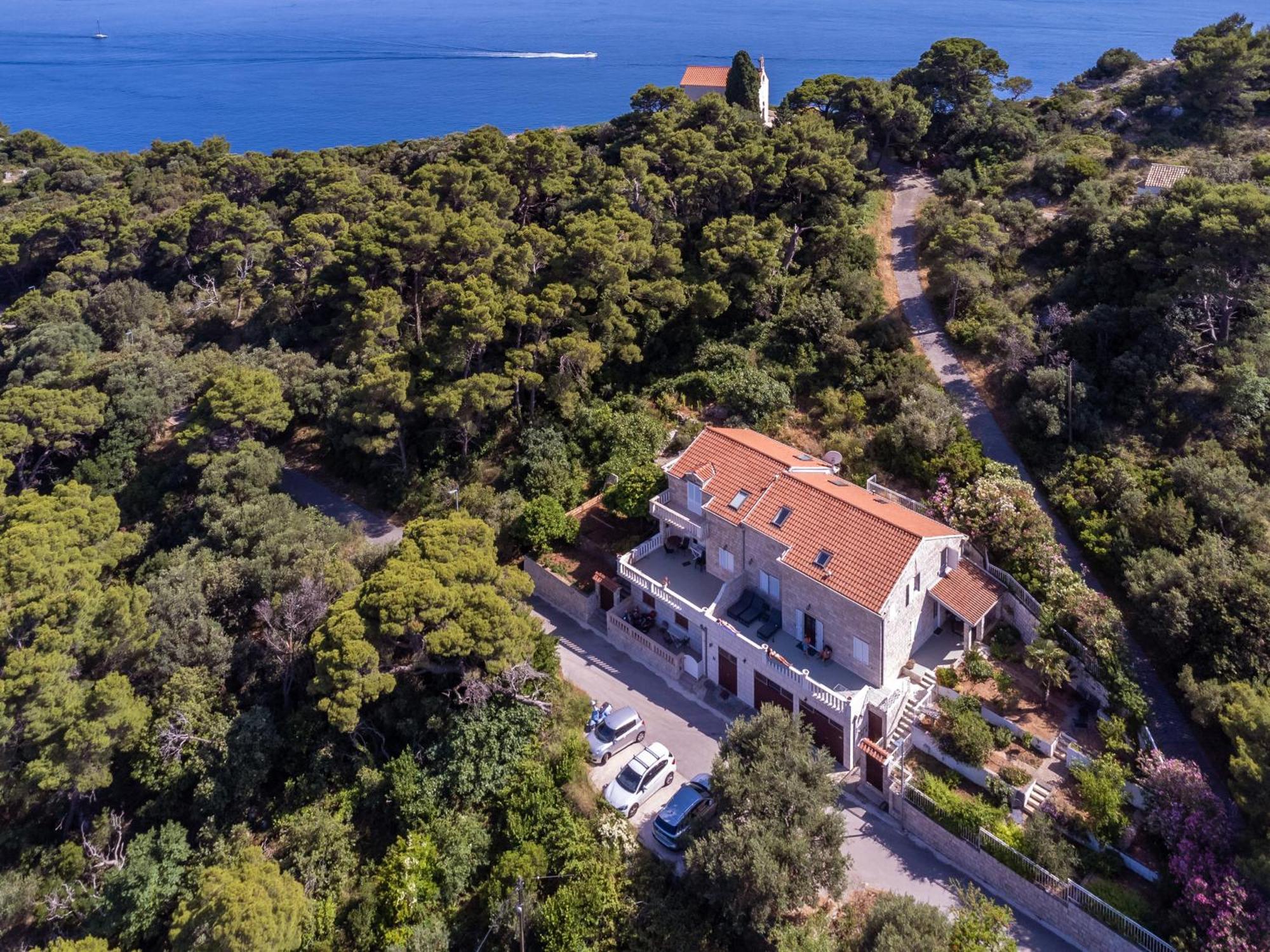 Elixir Villa *