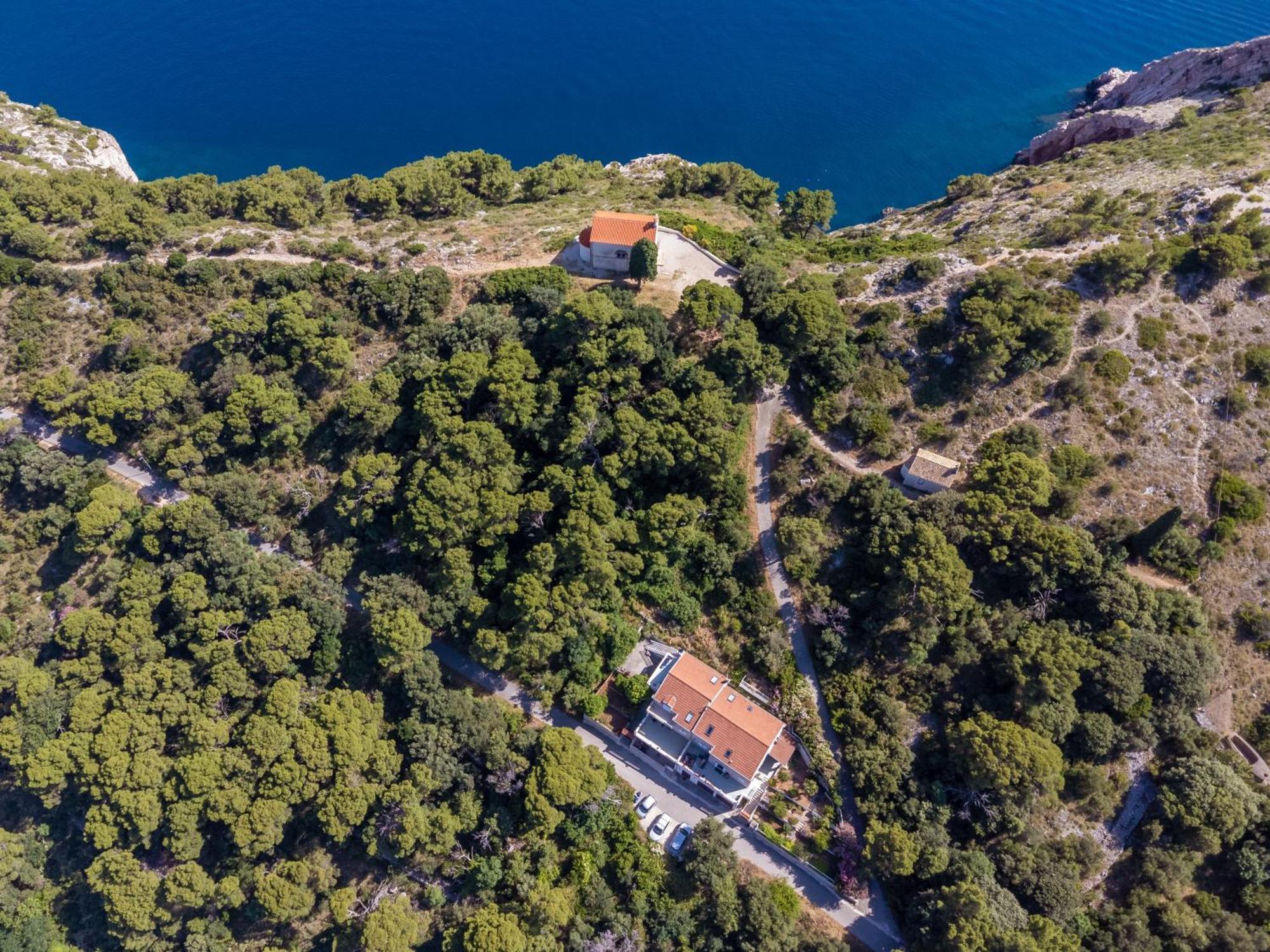 Elixir Villa